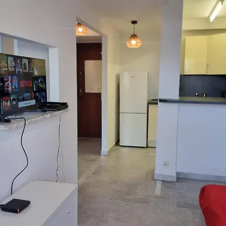 2p Juan Les Pins Proche Apartment