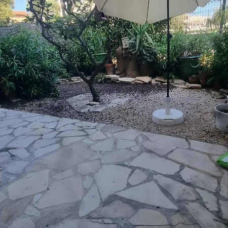 2p Juan Les Pins Proche Apartment *