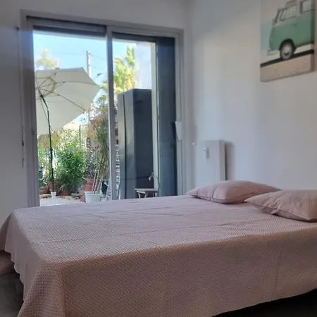 2p Juan Les Pins Proche Apartment